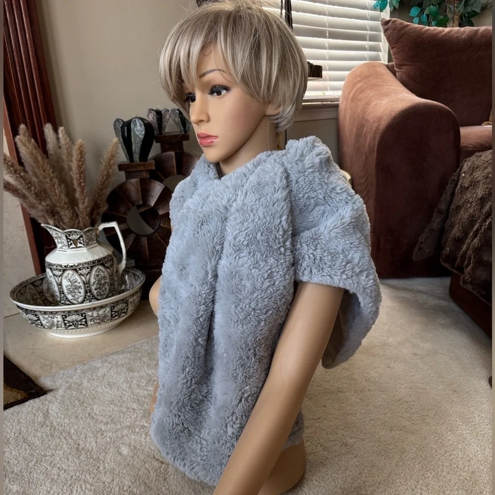 Wendy Bellissimo Warm & Cozy Gray Blanket Wrap Scarf Fuzzy Fleece